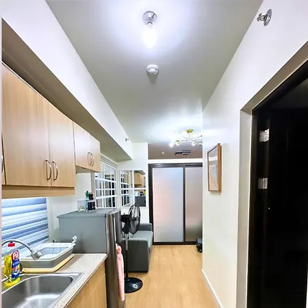 Condo In Paranaque With Free Parking