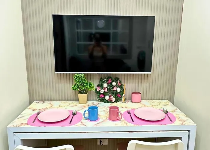 In Paranaque With Free Parking Apartahotel Manila