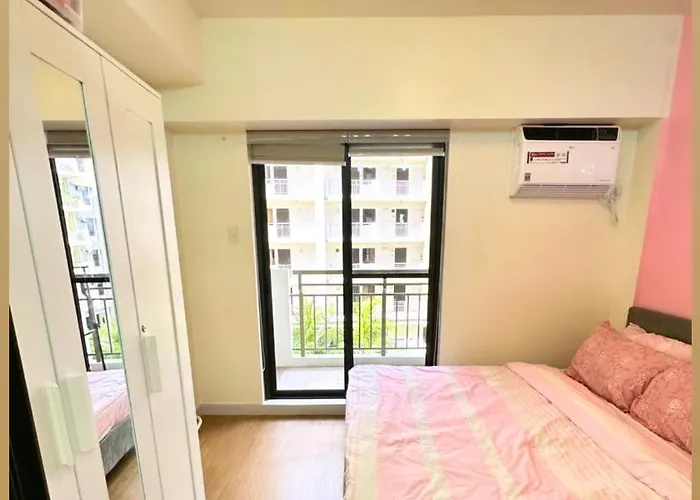 In Paranaque With Free Parking * Manila